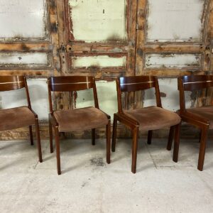 4 chaises scandinaves vintage